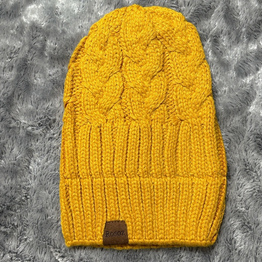 Rosoz Beanie NWOT